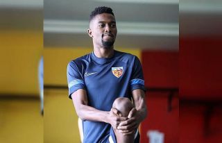 Bernard Mensah İspanya’ya gitti