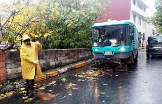 Beyoğlu Belediyesi ekipleri fırtına ve yağmurla...