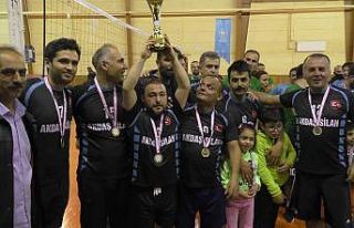 Beyşehir’de öğretmenler arası voleybol turnuvası...