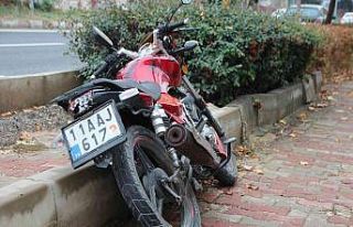 Bilecik’te motosiklet ile otomobil çarpıştı...