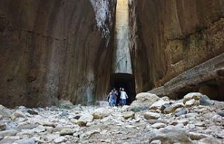 Bin esire yaptırılan ’Titus Tüneli’ne 10 ayda...