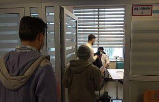 BioNTech aşısında 3. doz başladı