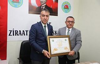Bitlis Valisi Oktay Çağatay’a ‘Çiftçi Dostu...