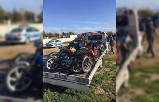 Bolvadin’de 20 tescilsiz motosiklet trafikten men...