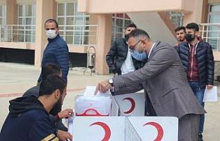 Burhaniye’ de Üniversiteliler kan bağışında...
