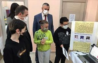 Burhaniye’de Tübitak 4006 Bilim Fuarı ilgi gördü