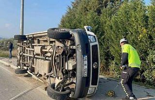 Bursa’da 7 kişinin yaralandığı minibüs kazası...
