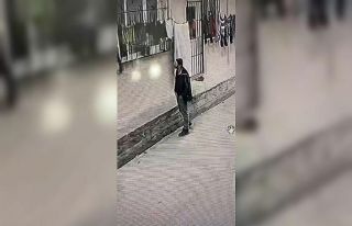 Bursa’da iç çamaşırı hırsızı güvenlik kamerasında