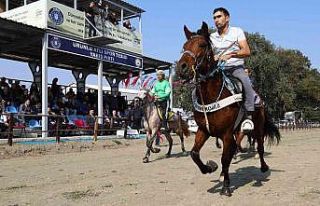Bursa’da rahvan atlar Cumhuriyet için koştu