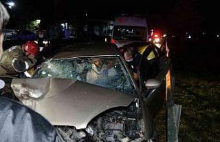 Bursa’da sıkışmalı kaza: 2’si ağır 3 kişi...