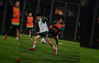 Bursaspor 4 eksikle İstanbulspor maçı hazırlıklarına...