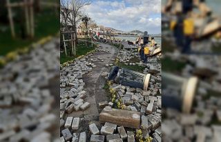 Büyükada’da lodos nedeniyle iskele hasar aldı,...