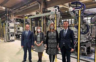 Büyükelçi Taşhan, Ak Automotive’i ziyaret etti