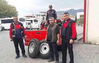 Büyükşehir itfaiyesi lastiği çalınan su tankerine...