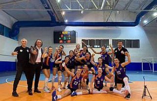 Büyükşehir Kadın Voleybol Takımı namağlup lider