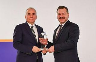 Büyükşehir ödüllere doymuyor