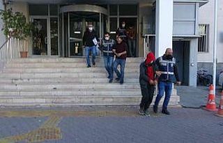 Çaldıkları kamyonlarla hırsızlık yaptılar