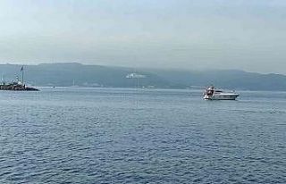 Çanakkale Boğazı 12 saat sonra yeniden gemi trafiğine...