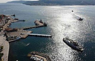 Çanakkale Boğazı 16 saat sonra gemi trafiğine...