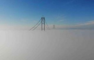 Çanakkale Boğazı yoğun sis nedeniyle gemi trafiğine...