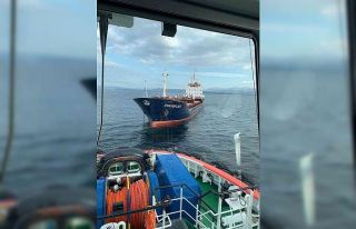 Çanakkale Boğazı’nda arızalanan gemi limana...