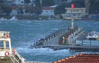 Çanakkale Boğazı’nda feribot seferleri geçici...