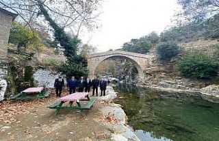 Çanakkale Valisi tarihi Mıhlı Köprüsünü inceledi