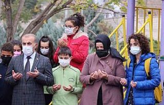 Caner öğretmenin ismi parkta yaşayacak