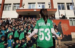 Çaykur Rizespor’dan miniklere eşofman takımı