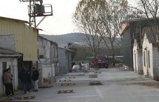 Çekmeköy’de dağıtım fabrikasında straforlar...