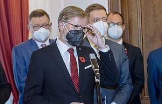 Çekya Devlet Başkanı Zeman hükümet kurma görevini...