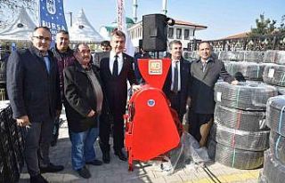 Çiftçiye damlalık sulama sistemi ve çilek fidesi...