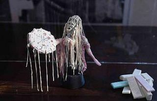 Çiğnenmiş atık sakızlar sanat eserine dönüştü