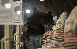 Çıkan kavgada iş yerinin camı kırıldı