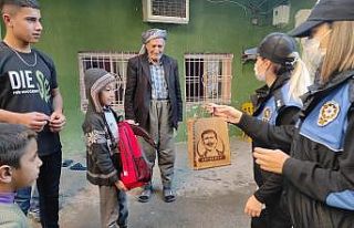 Cizre polisi, okulu bırakan çocukların okula dönmeleri...