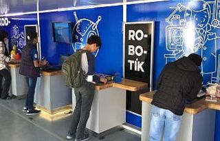 Çocuklar teknoloji tırı ile buluştu