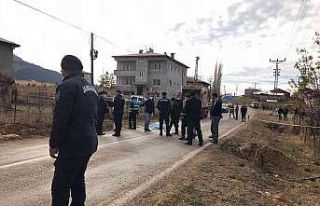 Çöp kamyonunun altında kalan temizlik işçisi...