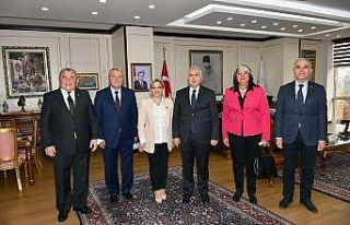 Çorlu Muhtarlar Derneği’nin yeni yönetimi Vali...
