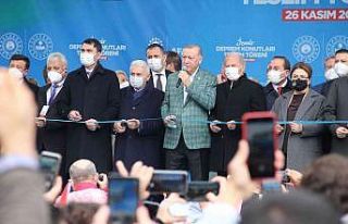 Cumhurbaşkanı Erdoğan deprem konutlarını teslim...