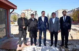 Cumhuriyet meydanında çalışmalar devam ediyor