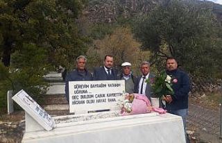 Datça’da şehit öğretmen mezarı başında anıldı