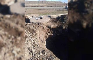 Defineciler tarihi su kuyusu çevresini talan etti