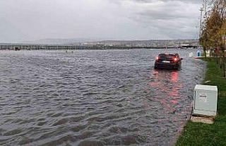 Deniz şehre taştı