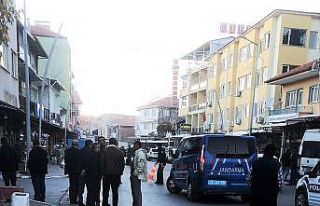 Denizli’de sokak ortasında silahlı çatışma;...