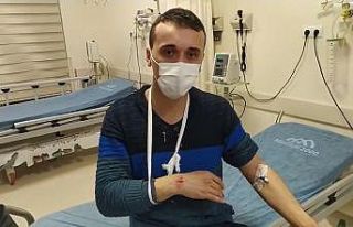 Deprem sırasında merdivenden düşen genç yaralandı