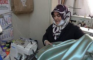 Dikiş makinesiyle 3 çocuğuna üniversite okuttu