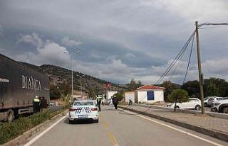 Direkler kırıldı, konteynır sürüklendi