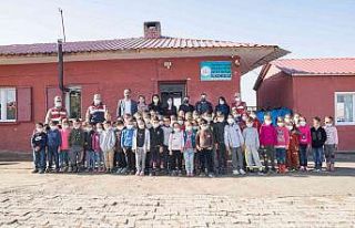 Diyarbakır’da jandarma, öğretmenler gününü...