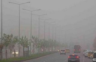 Diyarbakır’da sisten göz gözü görmüyor