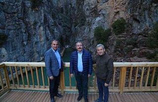 Doğa tutkunları Acıpayam Kanyon projesinin bitmesini...